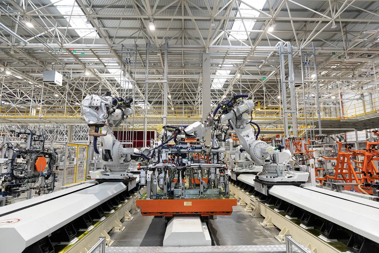 中國重汽:打造高端智能綠色的重卡生產基地